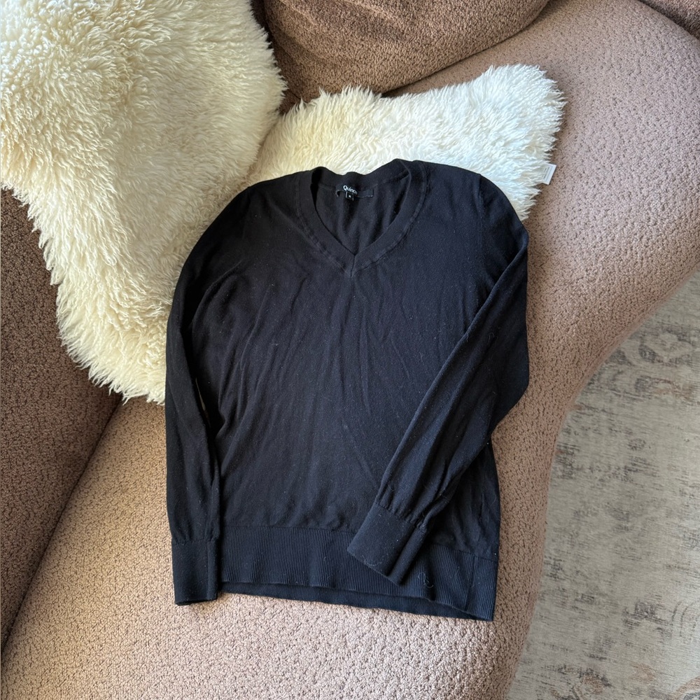 Quince V Neck Cashmere Blend Lightweight Sweater